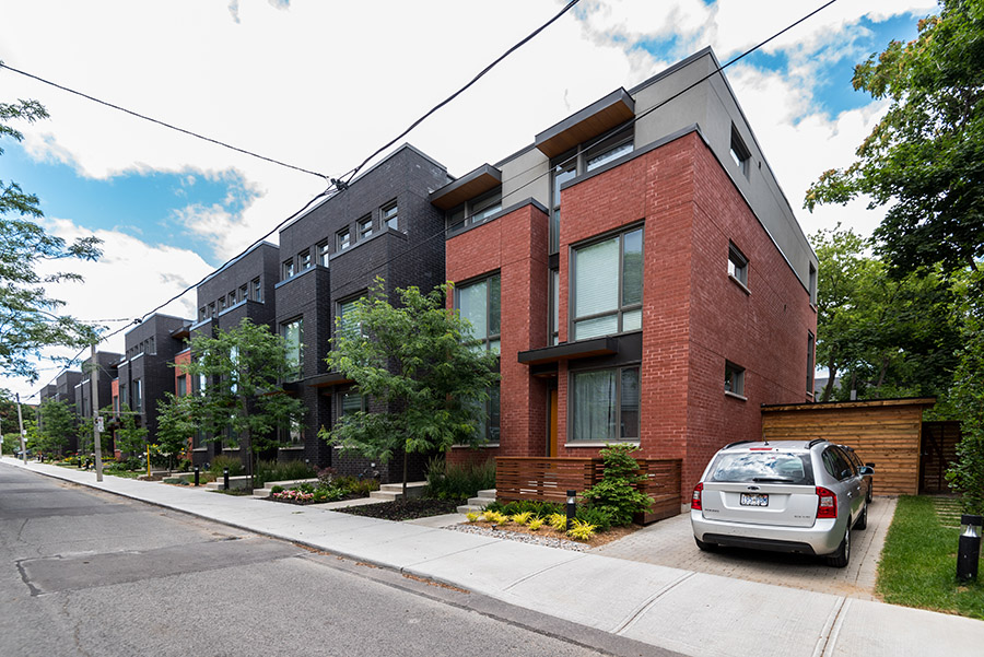 Howie Townhouses, Toronto